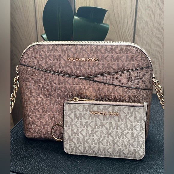 Michael Kors Jet Set Travel Pink Dome Crossbody Bag & Keychain Compact Wallet - Picture 3 of 12